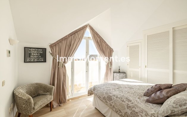 Resale - Apartment - Marbella - Elviria