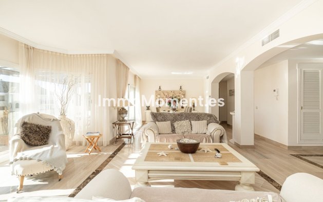Resale - Apartment - Marbella - Elviria
