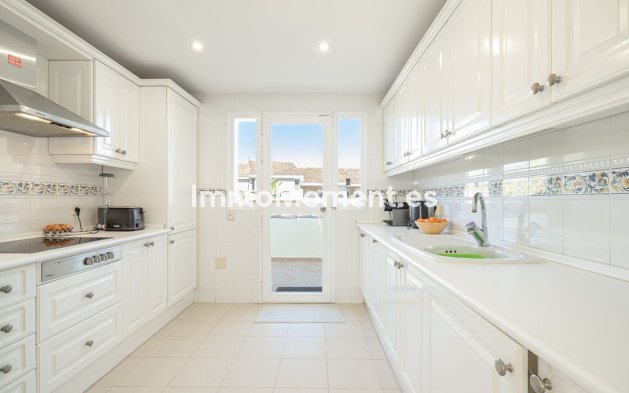 Resale - Apartment - Marbella - Elviria