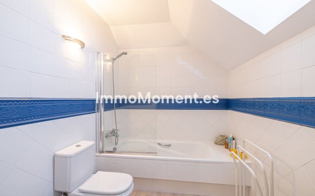 Resale - Apartment - Marbella - Elviria