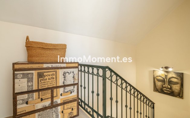 Resale - Apartment - Marbella - Elviria