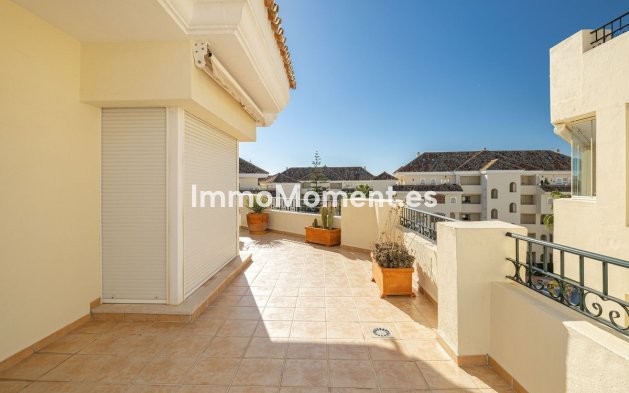 Resale - Apartment - Marbella - Elviria