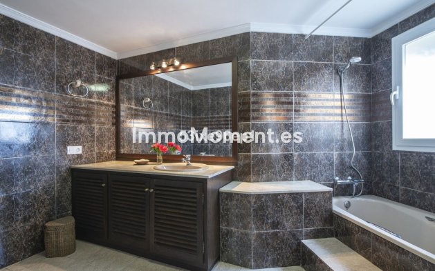 Wiederverkauf - Reihenhaus - Estepona  - Estepona Centro