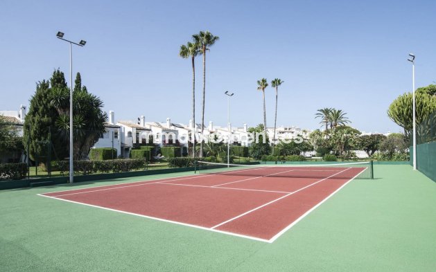 Wiederverkauf - Reihenhaus - Estepona  - Estepona Centro