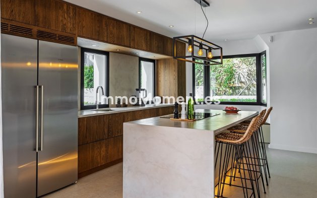 Wiederverkauf - Villa - Marbella - Nueva Andalucía