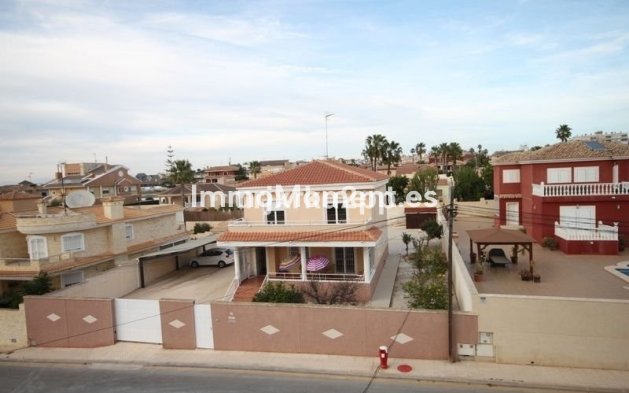 Resale - Villa - Torrevieja - Aguas Nuevas