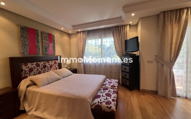 Revente - Villa - Estepona  - Costalita