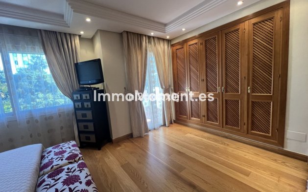 Revente - Villa - Estepona  - Costalita