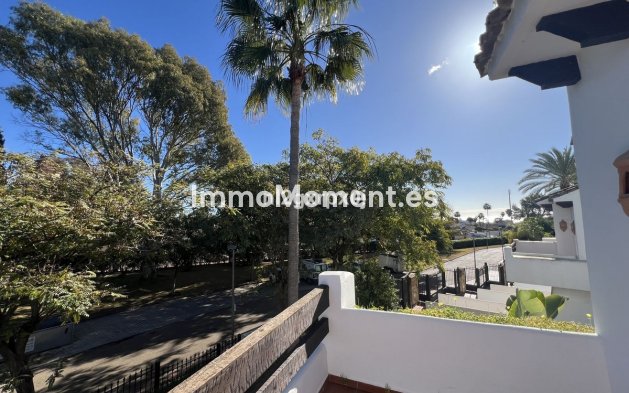 Revente - Villa - Estepona  - Costalita