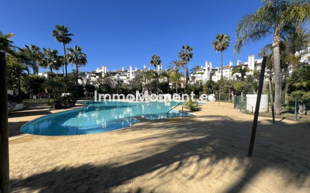 Revente - Villa - Estepona  - Costalita