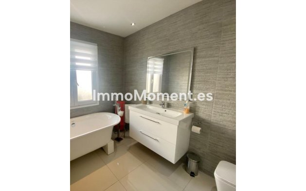 Wiederverkauf - Villa - Marbella - Nueva Andalucía