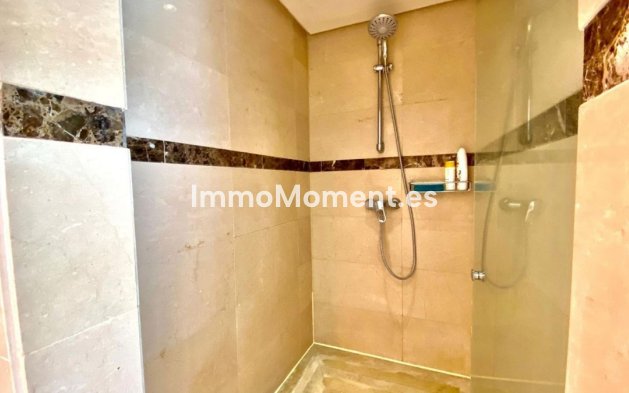 Resale - Apartment - Marbella - Puerto Banús