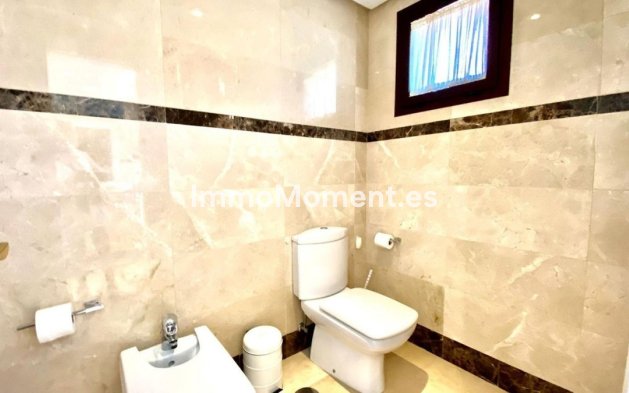 Resale - Apartment - Marbella - Puerto Banús