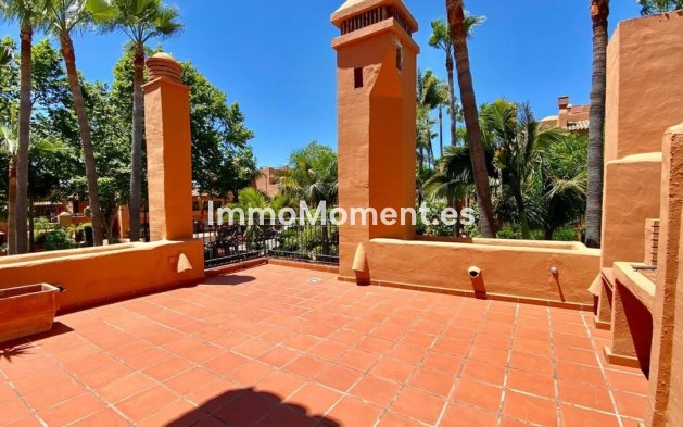 Resale - Apartment - Marbella - Puerto Banús