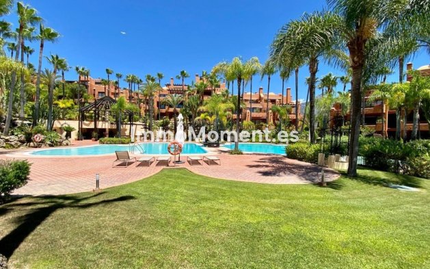 Resale - Apartment - Marbella - Puerto Banús