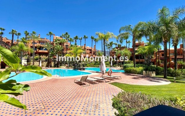 Resale - Apartment - Marbella - Puerto Banús