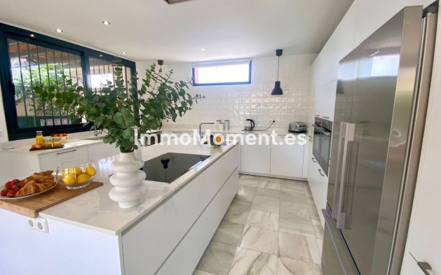 Revente - Villa - Marbella - Nueva Andalucía