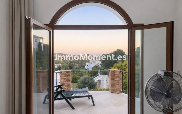 Resale - Villa - Benahavís - Benahavís Centro