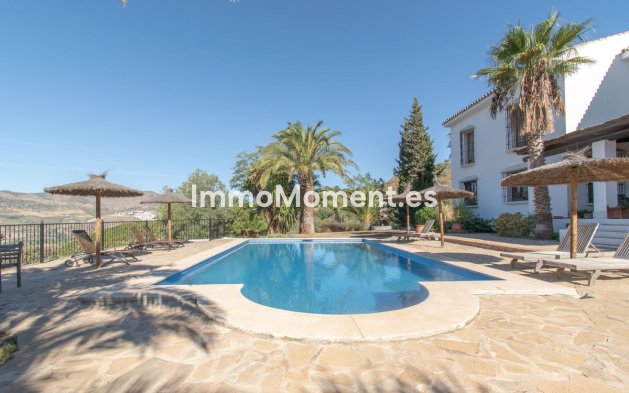 Reventa - Casa de campo - Interior  - Alora