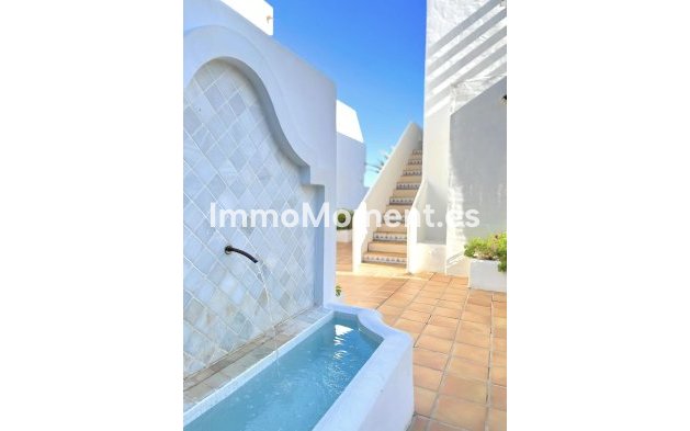 Resale - Apartment - Marbella - Nueva Andalucía