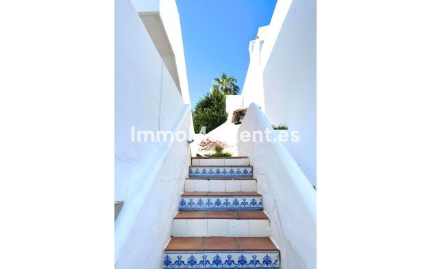 Resale - Apartment - Marbella - Nueva Andalucía