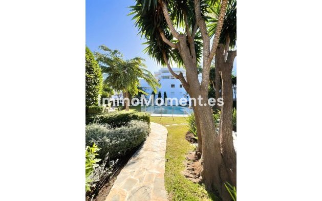 Resale - Apartment - Marbella - Nueva Andalucía