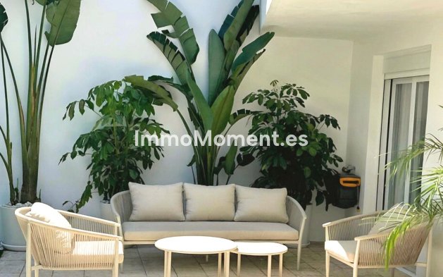 Resale - Apartment - Marbella - Nueva Andalucía