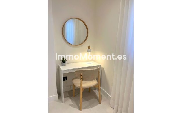 Resale - Apartment - Marbella - Nueva Andalucía