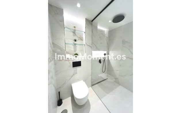 Resale - Apartment - Marbella - Nueva Andalucía