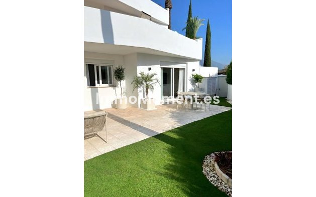 Resale - Apartment - Marbella - Nueva Andalucía