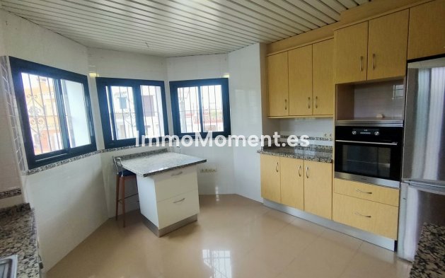 Revente - Villa - Estepona  - Cancelada