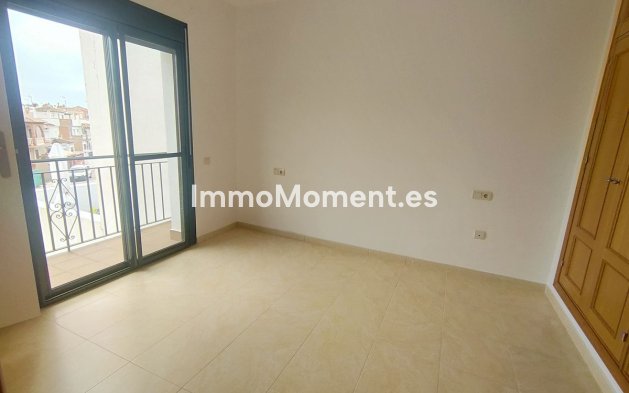 Revente - Villa - Estepona  - Cancelada