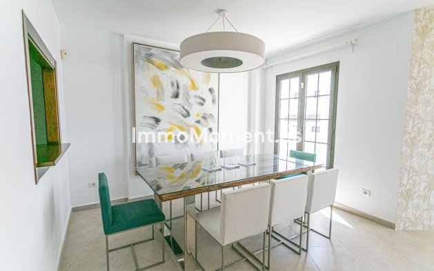 Resale - Apartment - Marbella - Altos de los Monteros