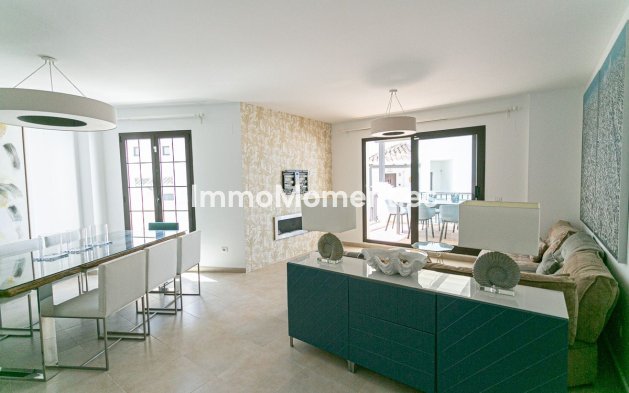 Resale - Apartment - Marbella - Altos de los Monteros