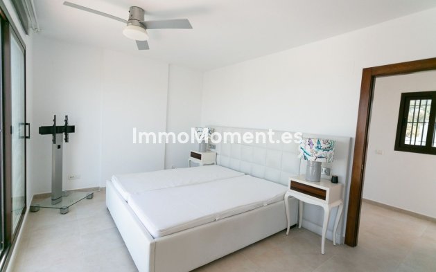 Resale - Apartment - Marbella - Altos de los Monteros