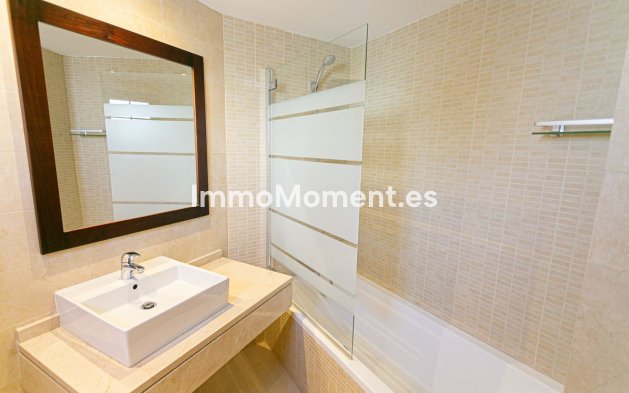 Resale - Apartment - Marbella - Altos de los Monteros