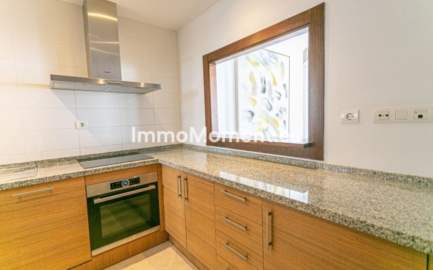 Resale - Apartment - Marbella - Altos de los Monteros