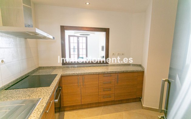 Resale - Apartment - Marbella - Altos de los Monteros