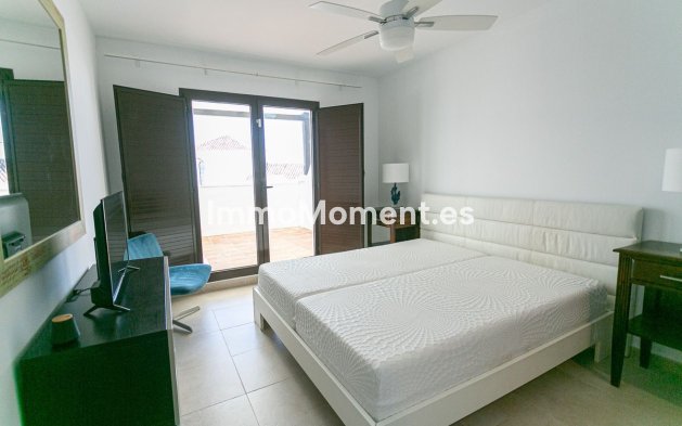 Resale - Apartment - Marbella - Altos de los Monteros