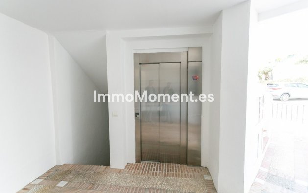 Resale - Apartment - Marbella - Altos de los Monteros