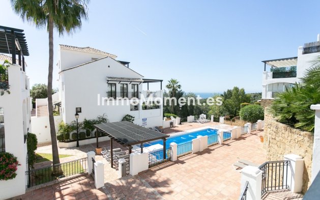 Resale - Apartment - Marbella - Altos de los Monteros