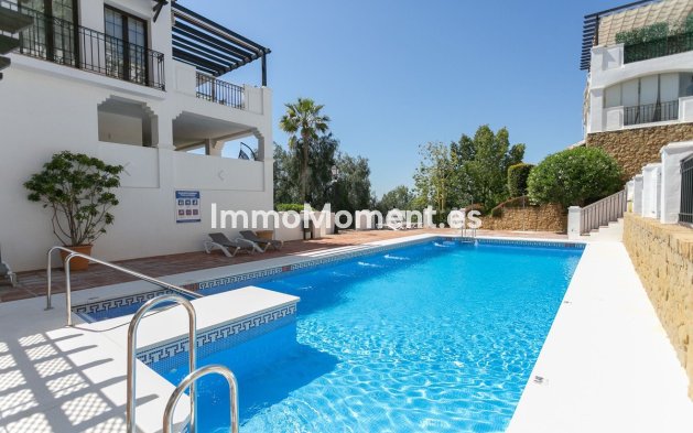 Resale - Apartment - Marbella - Altos de los Monteros