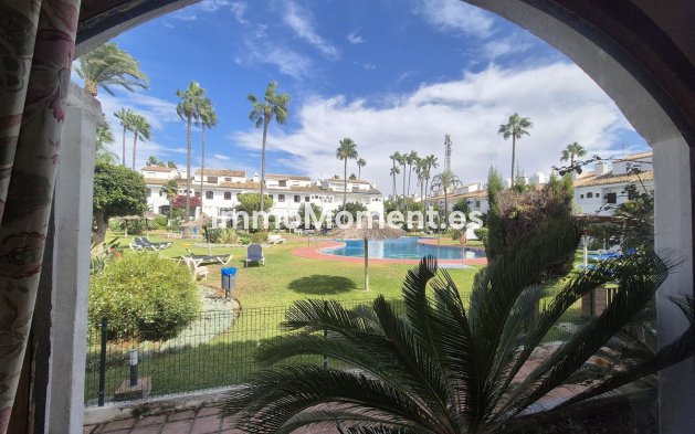 Revente - Maison mitoyenne - Estepona  - Atalaya