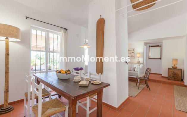 Resale - Villa - Estepona - Estepona Centro