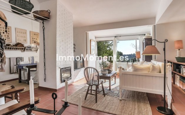 Resale - Villa - Estepona - Estepona Centro