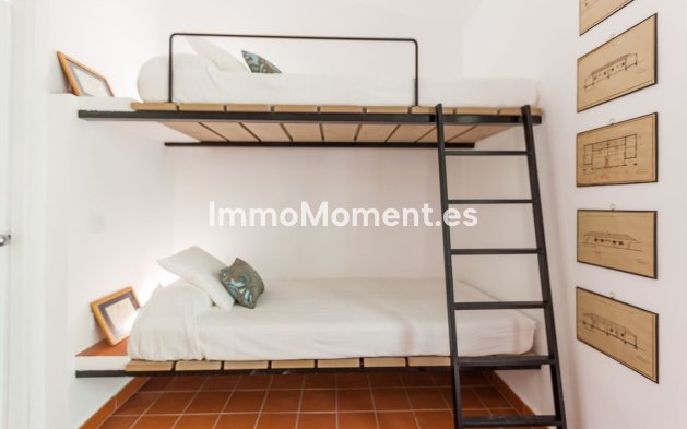 Resale - Villa - Estepona - Estepona Centro