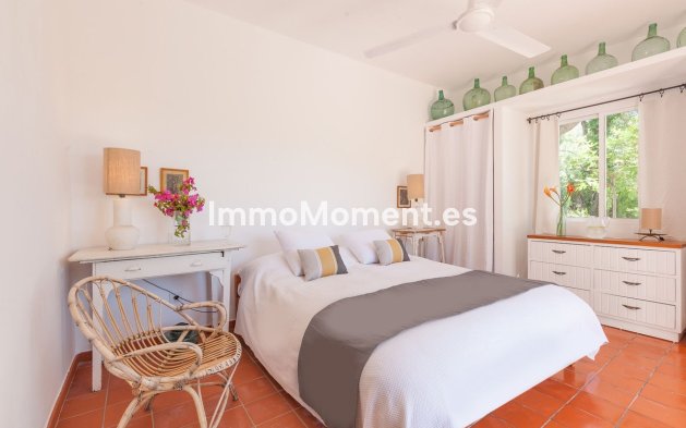 Resale - Villa - Estepona - Estepona Centro