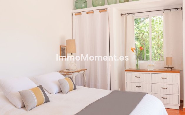 Resale - Villa - Estepona - Estepona Centro