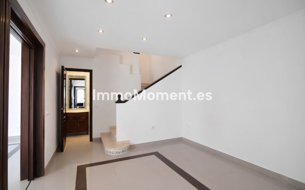 Resale - Villa - Fuengirola - Fuengirola Centro