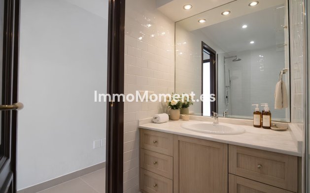 Resale - Villa - Fuengirola - Fuengirola Centro